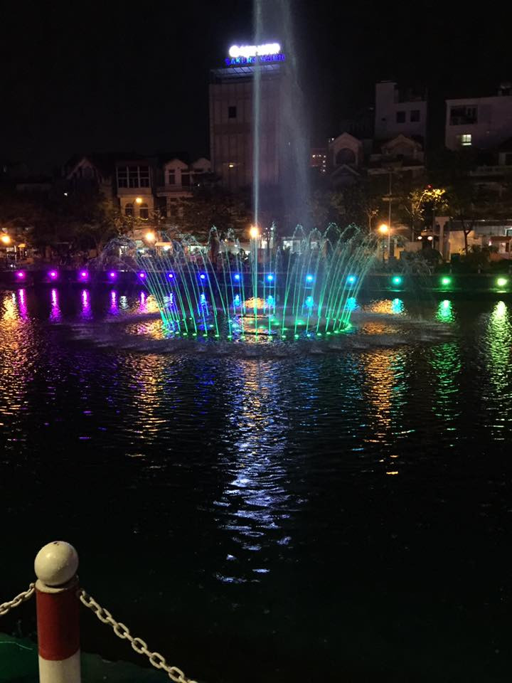 Mặc dù chỉ là khai trương thí điểm sau đó sẽ quyết định nên mở rộng hay thu hẹp quy mô tổ chức nhưng phố đi bộ Trịnh Công Sơn vẫn được sự đón nhận nồng nhiệt của người dân và du khách.