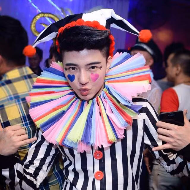 Hiện tại trang cá nhân của anh chàng này thu hút tới hơn 20.000 lượt theo dõi.