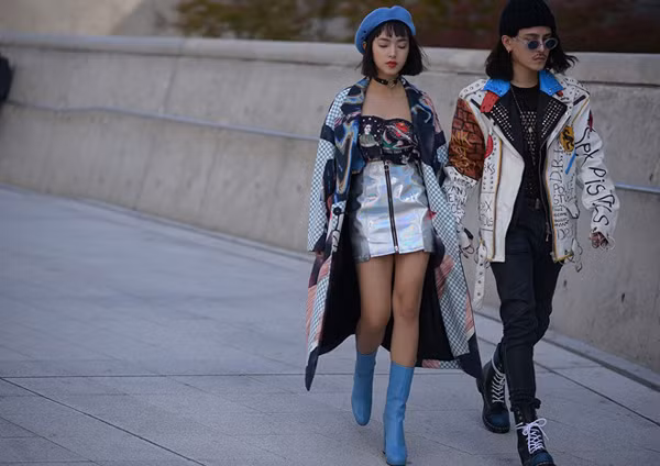 Châu Bùi được biết đến là hot girl của thế hệ mới với vẻ đẹp sexy, khỏe khoắn và gu thời trang độc đáo. Bên cạnh đó, cô nàng này còn được chú ý khi công khai tình cảm với anh chàng điển trai Cao Minh Thắng.