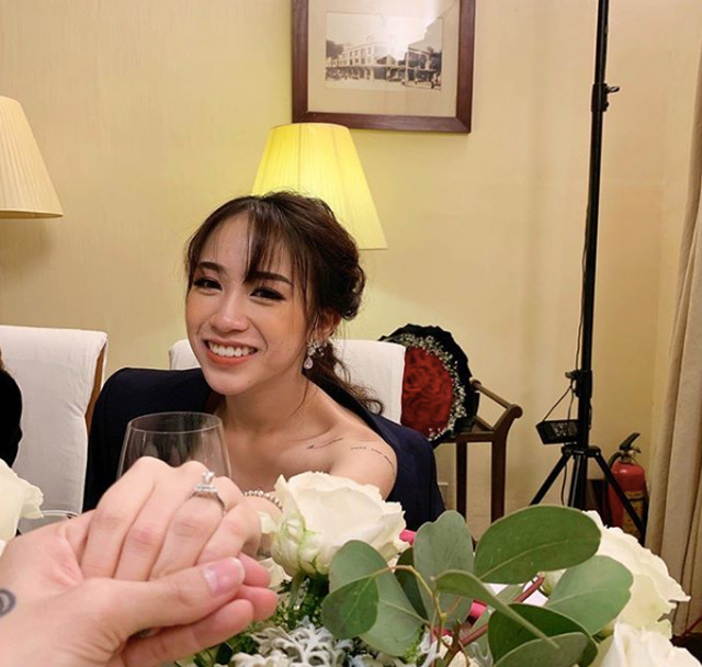 Có thể nói, phản ứng quyết liệt của Joyce Phạm về mối quan hệ với vợ hai Minh Nhựa đã phần nào cho thấy tình cảm "mẹ ghẻ - con chồng" không mấy mặn mà của cả hai.