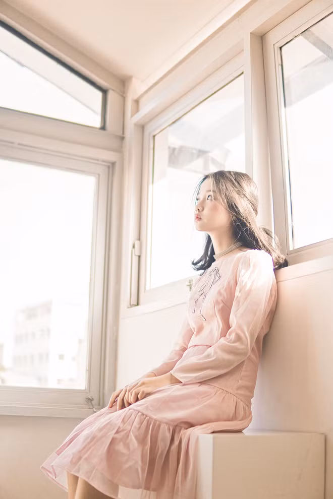 Tuy nhiên, gương mặt của Thanh Mỹ vẫn giữ được sự trong sáng như khi xuất hiện trong phim Tôi thấy hoa vàng trên cỏ xanh.