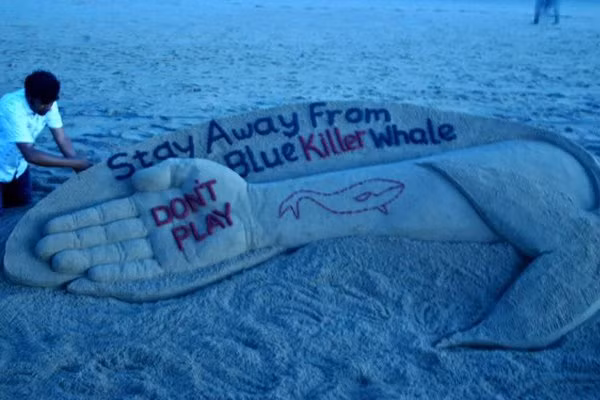 Theo góc nhìn của cộng đồng mạng, chỉ vì những cái like, share trên mạng xã hội, không ít bạn trẻ đã phải trả giá bằng cả mạng sống, để lại niềm đau không bao giờ nguôi cho người thân, bạn bè.