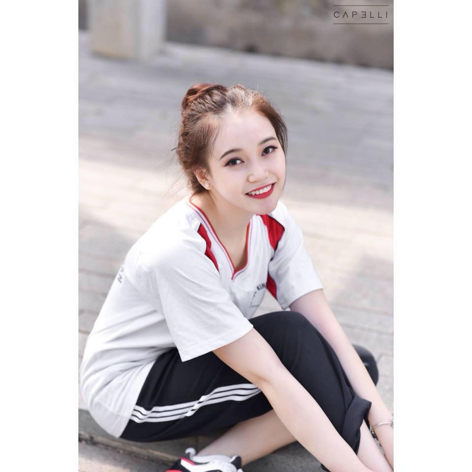 Theo Anh Thư, các trang mạng khác đã lợi dụng việc hot girl 9X này nói không được rõ đoạn này mà đã "câu like, câu view" bằng cách cắt ghép câu nói của hot girl này.