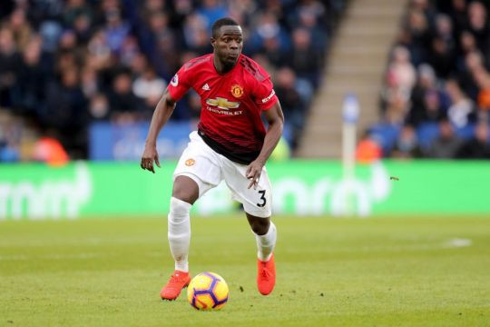 Real Madrid của HLV Zidane đã ngỏ ý muốn có trung vệ Eric Bailly. HLV Ole Gunnar Solskjaer đã ra quyết định bán cầu thủ 25 tuổi này đi để thu về 35 triệu bảng.