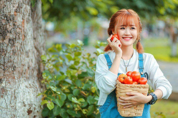 Dù không quá nổi tiếng như những hotboy, hotgirl khác nhưng Thảo Phạm (tên thật là Phạm Thị Bích Thảo) vẫn là cái tên nhận được nhiều sự chú ý từ cộng đồng mạng với loạt bản cover thu hút hàng triệu lượt xem trên Youtube.