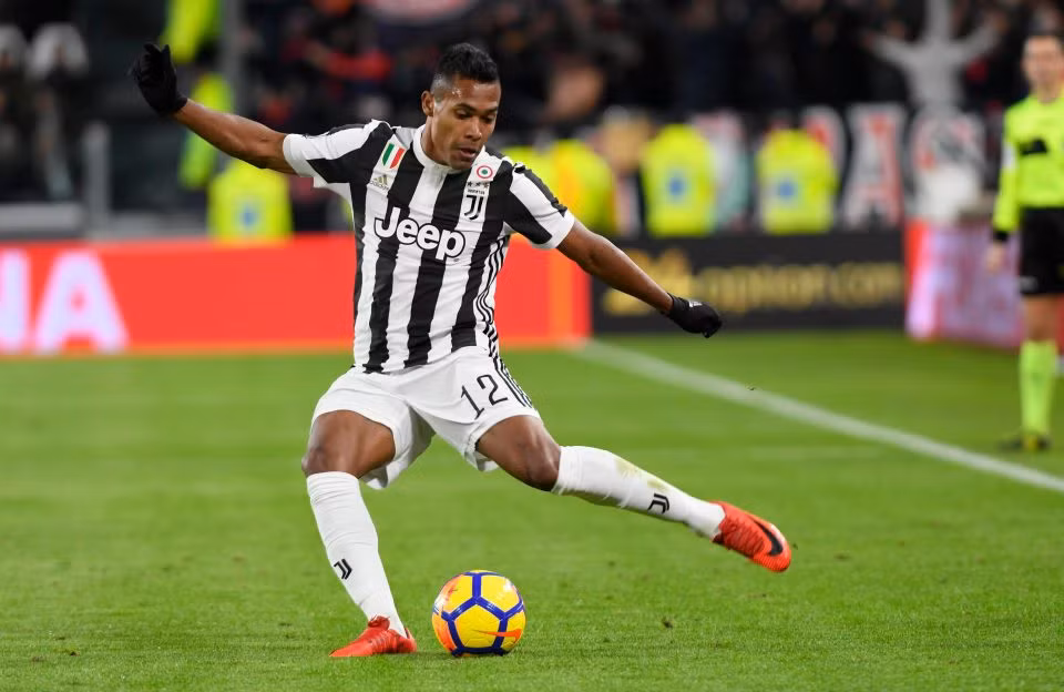 The Sun cho hay, Alex Sandro đã bày tỏ mong muốn rời Juventus ở kỳ chuyển nhượng mùa đông và điểm đến ưa thích của anh là Chelsea. Ảnh: The Sun