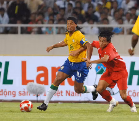 Dù không bung hết sức trong trận giao hữu cuối cùng trước khi bước vào Thế vận hội Bắc Kinh 2008, nhưng Olympic Brazil vẫn thể hiện sự trên chân về đẳng cấp, chiến thuật và lối chơi để qua đó giành chiến thắng với tỷ số 2-0. Sự xuất hiện của những ngôi sao hàng đầu thế giới như Ronaldinho, Alexandre Pato, Thiago Silva hay Marcelo đã khiến các khán đài SVĐ Mỹ Đình cũng được nêm chặt khán giả.