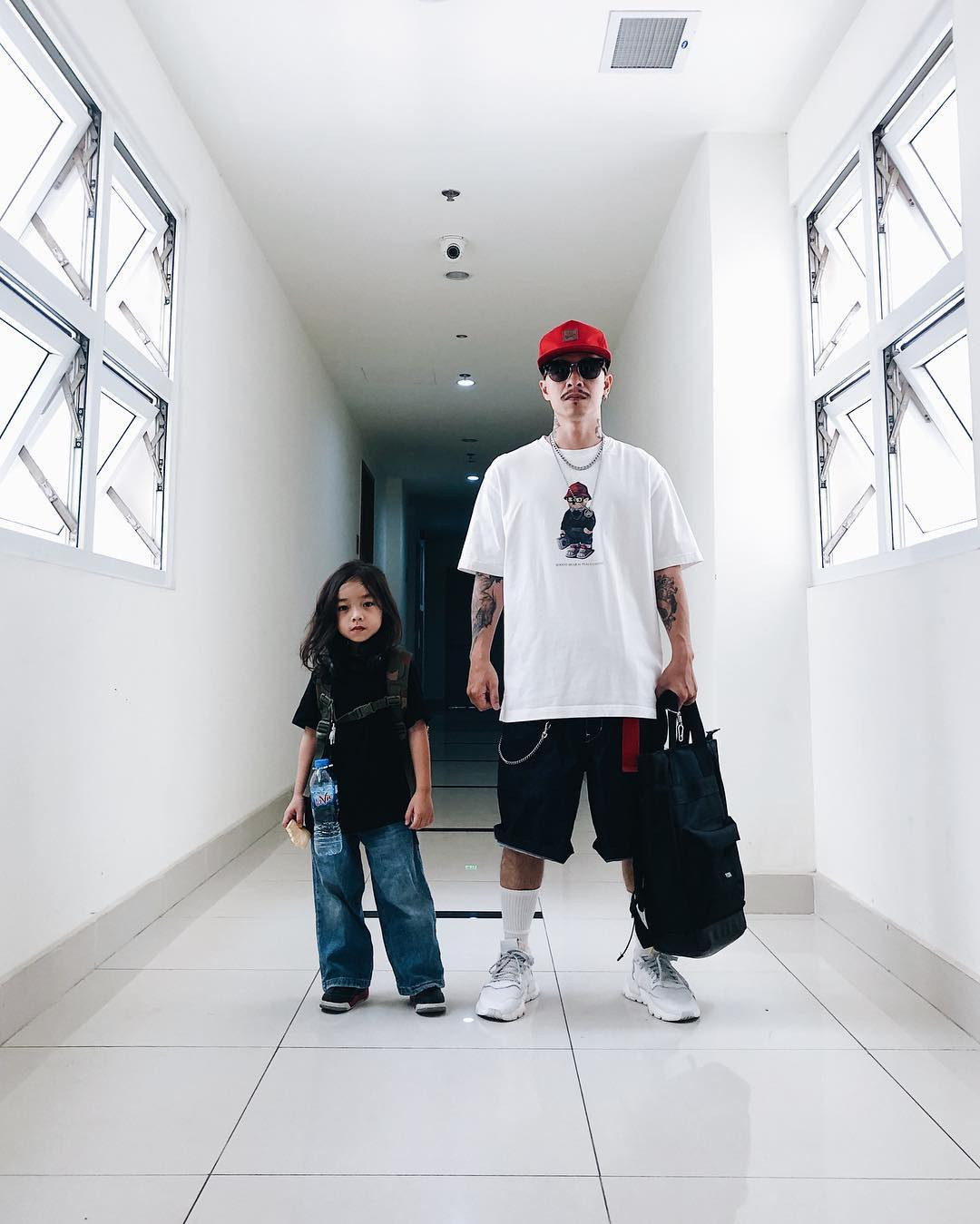 Được sinh ra trong gia đình có bố mẹ đều là những nghệ sĩ, bé Pid - con đạo diễn Việt Max cũng thừa hưởng gu thời trang khá bá đạo.
