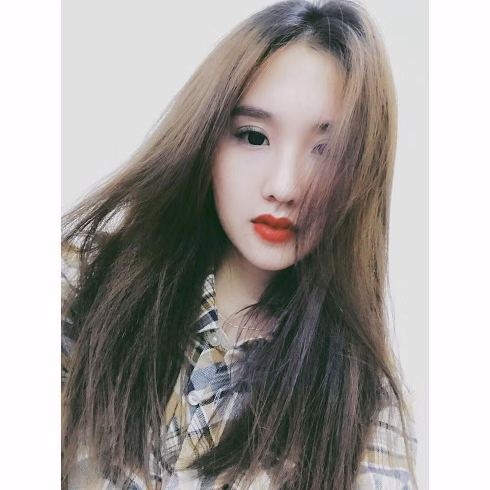 Cùng ngắm nhìn những góc hình xinh đẹp của cô bạn có nickname Bảo Bảo - 9X Đồng Nai được chú ý bởi vẻ sang chảnh.