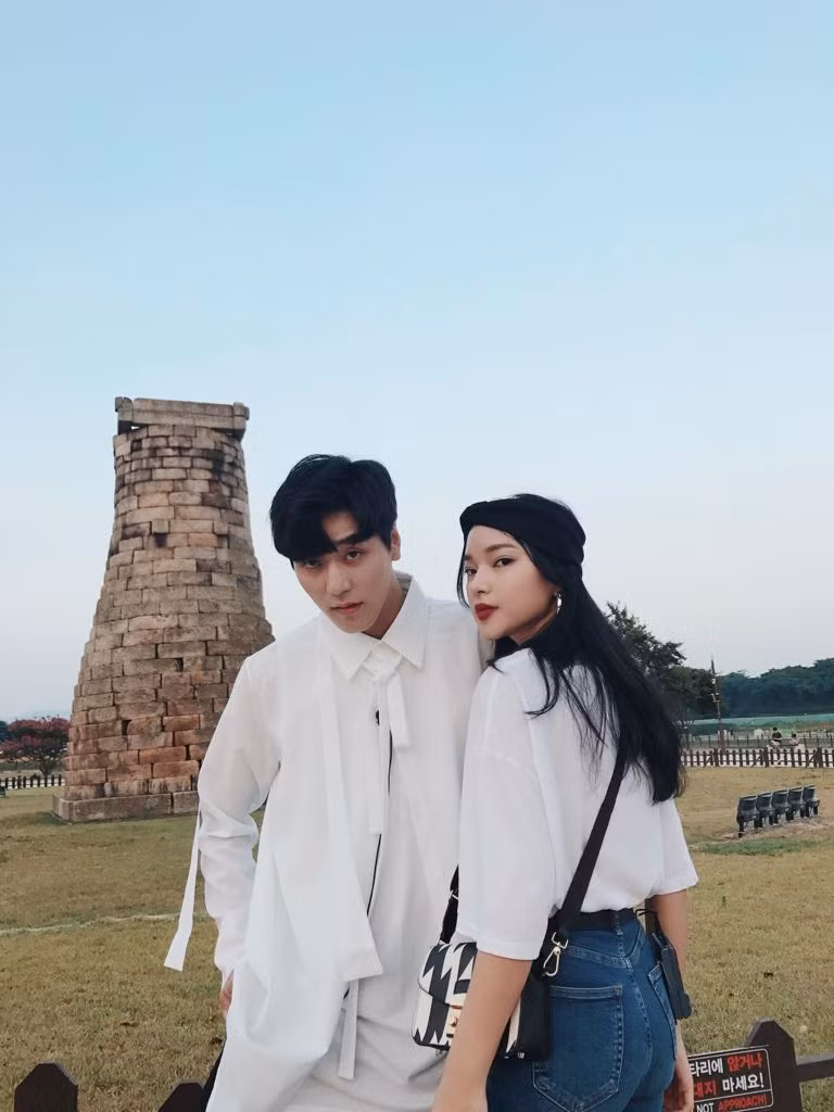 Phong cách ăn mặc được Châu Bùi định hình ngay từ đầu đã khiến cô dễ dàng nhận vai trò đại sứ du lịch cho vùng Kyeongsangbuk-do (Hàn Quốc).