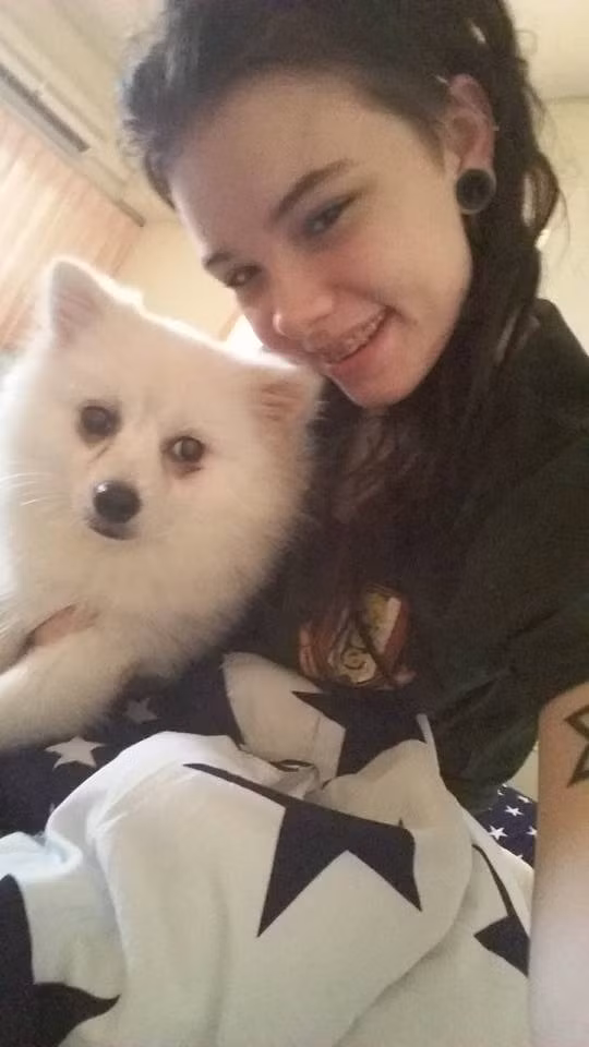 Bức ảnh hồi chưa "đẹp" của Jessie Vard khiến nhiều dân mạng vỡ mộng.