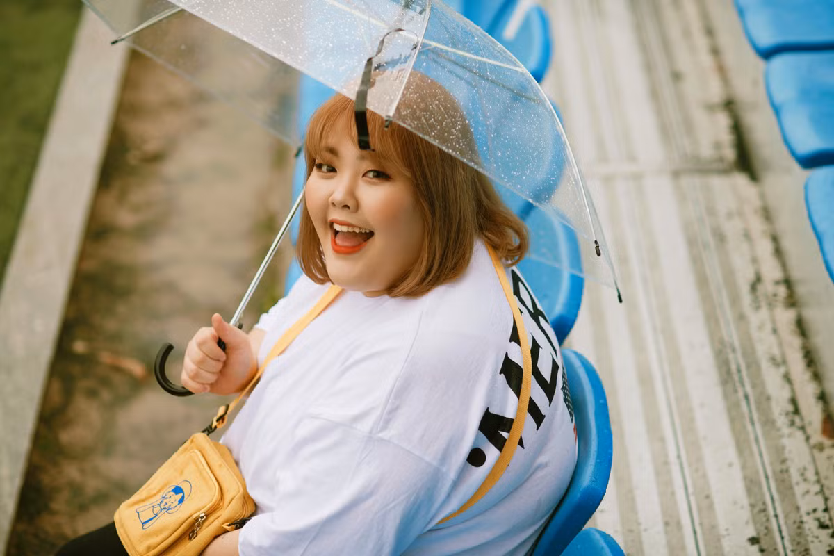 Yang Soo Bin sở hữu hơn 4 triệu lượt theo dõi trên mạng xã hội. Cô được xem là một trong người trẻ có tầm ảnh hưởng tại Hàn Quốc.