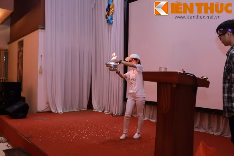 Một màn ảo thuật cây nhà lá vườn của một nữ Madridsta Hà Nội.