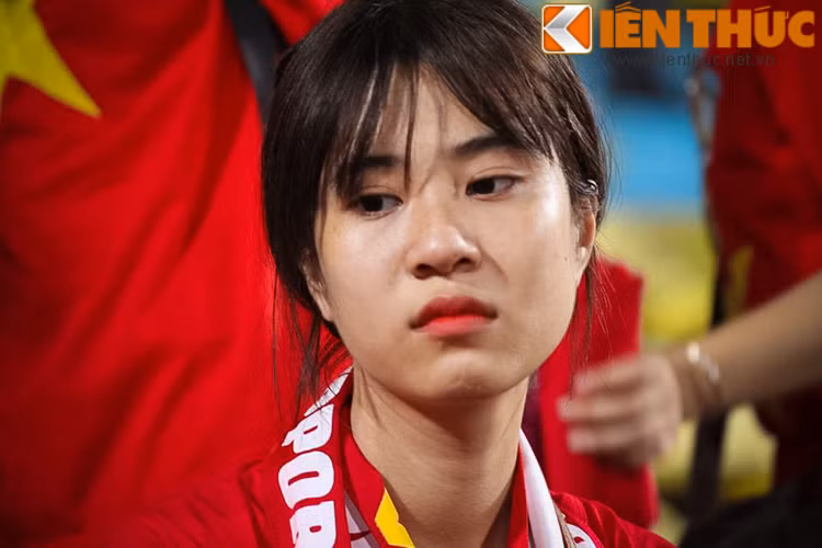 Những khuôn mặt thất thần và không dám tin vào kết quả trận bán kết U19 ĐNA giữa U19 Việt Nam và U19 Australia.