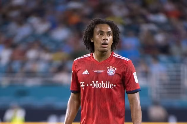 Bayern Munich vừa đập tan sự nhòm ngó của các đội bóng khác dành cho một tài năng trẻ sáng giá của mình là Joshua Zirkzee bằng 1 bản hợp đồng gia hạn 1 năm.