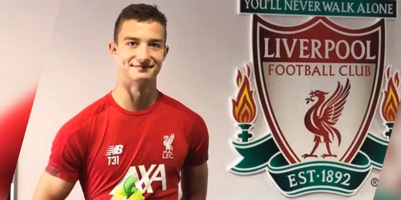 Liverpool đạt được thỏa thuận ký hợp đồng với thủ môn Fabian Mrozek vào năm tới, theo nguồn tin từ ấn phẩm Sportowefakty của Ba Lan. Tờ báo này khẳng định cầu thủ 15 tuổi đã gây ấn tượng với các tuyển trạch viên và huấn luyện viên của Liverpool trong một buổi đấu tập gần đây.