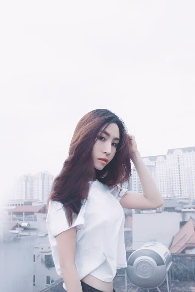 Mục tiêu ban đầu của Hà là có được thân hình đồng hồ cát. Và cô đã làm được điều này chỉ trong vòng 6 tháng, tập trung vào các bài tập tác dụng nhiều lên vùng eo, mông