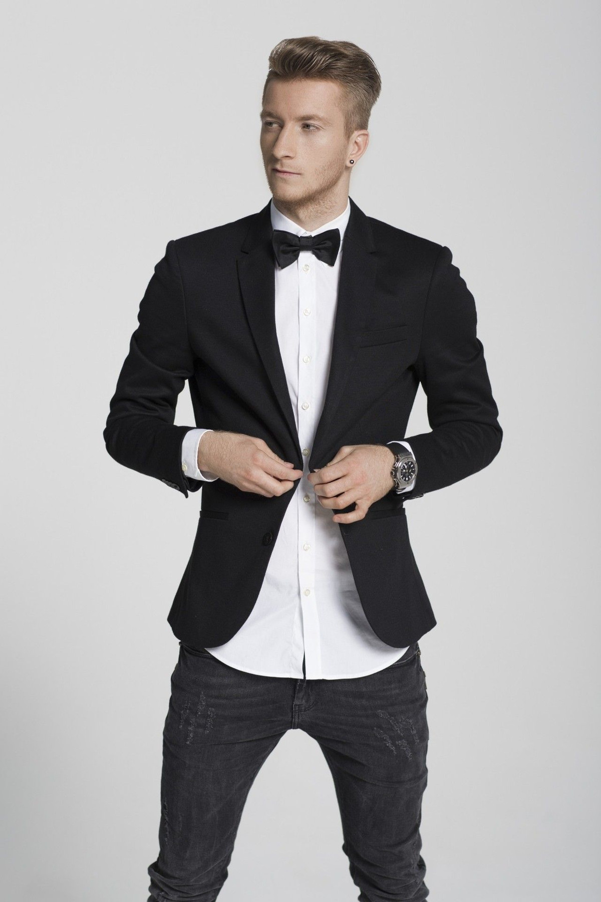 Marco Reus sở hữu vẻ ngoài được so sánh với những tài tử ngôi sao của Hollywood. Vượt qua những chấn thương liên tiếp, Marco Reus dự kì World Cup đầu tiên trong cuộc đời và được kì vọng là hạt nhân quan trọng trong hành trình bảo vệ ngôi vô địch của ĐT Đức.