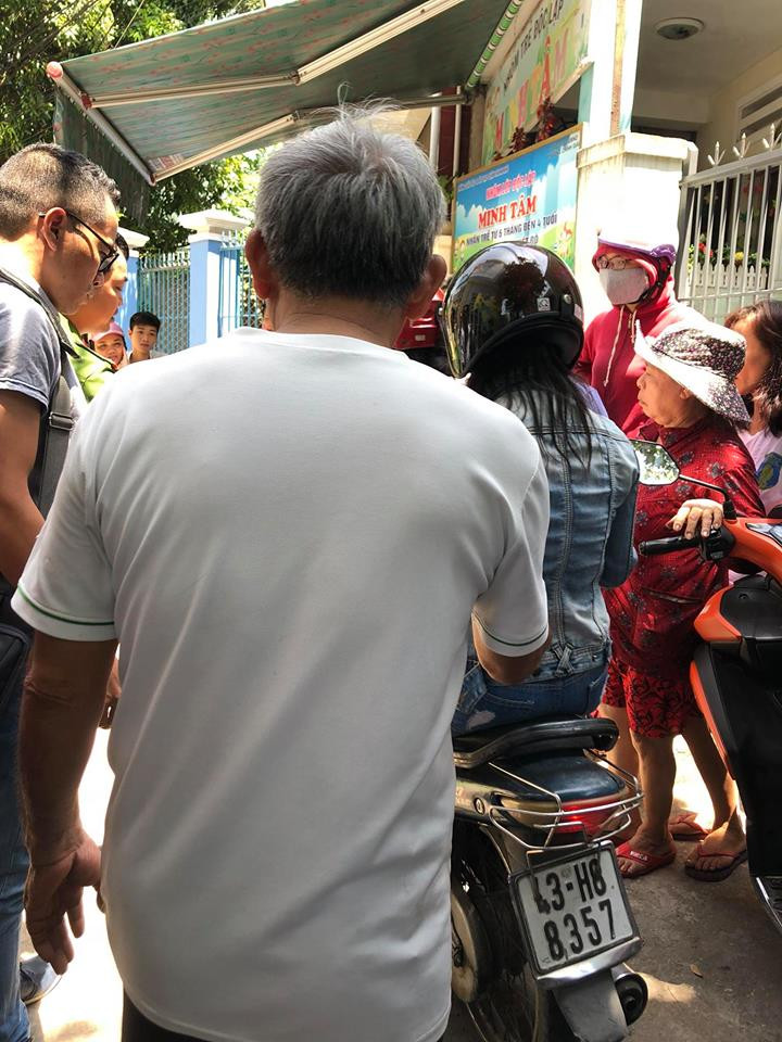 Về phía chính quyền theo thông tin mới nhận được, bà Lê Thị Bích Thuận, Phó Giám đốc Sở GD-ĐT TP Đà Nẵng cũng xác nhận sự việc và đã chỉ đạo cho các phòng ban liên quan nhanh chóng vào cuộc làm rõ và sẽ xử lý nghiêm nếu có sai phạm.