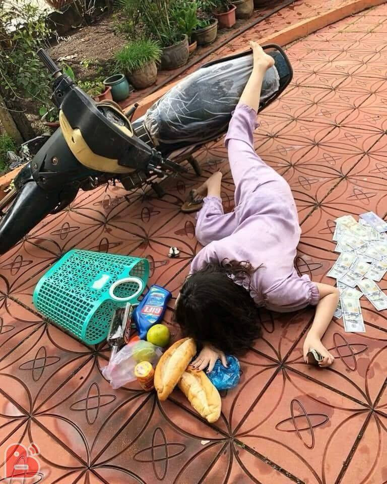 Đặc biệt những cú ngã thần thái theo hội Rich Kids nhưng khi rơi vào tay dân mạng thì nó được diễn ra theo cách rất Việt Nam.