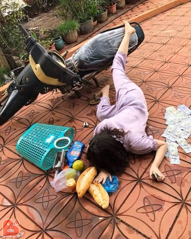 Đặc biệt những cú ngã thần thái theo hội Rich Kids nhưng khi rơi vào tay dân mạng thì nó được diễn ra theo cách rất Việt Nam.