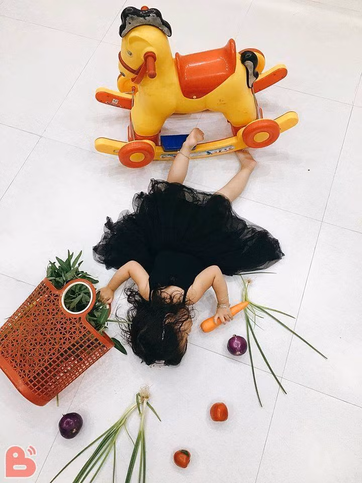"Ngã sấp mặt" phiên bản đi chợ nhí.