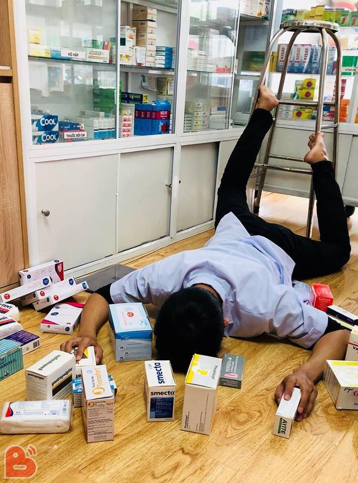 Khi các dược sĩ ngã sấp mặt vì thuốc.