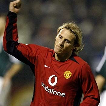 Sau mùa giải đầu tiên, Forlan chỉ có được 13 lần ra sân tại giải Ngoại hạng và 5 lần tại Champions League nhưng đều chưa để lại một dấu ấn cụ thể nào.