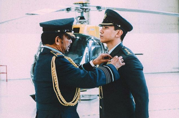 Xế khủng, đồ hiệu, những chuyến du lịch sang chảnh đến nhiều vùng đất xa hoa hay thú cưng là các loại động vật quý hiếm: đây chính là cuộc sống của hoàng tử 9X.