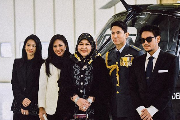 Sau khi trở về nước, Hoàng tử Mateen được vua cha tin tưởng và giao cho nhiều trọng trách trong hoàng gia.