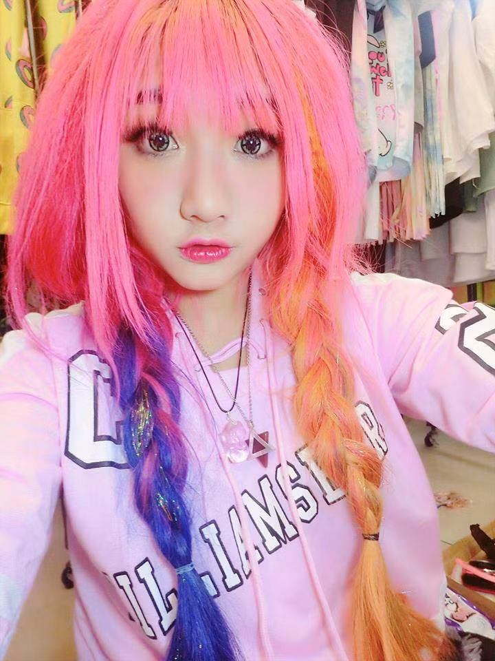 Không chỉ kinh doanh giỏi, Cát Phương mới đây còn vận dụng những gì đã học trên ghế nhà trường vào công việc làm phim ngắn của mình. Cựu nữ sinh trường FPT Arena chập chững theo con đường multimedia (mỹ thuật đa phương tiện) để phát triển thêm sở thích của bản thân.