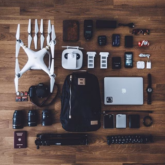 "Đồ chơi thú dữ"" của Jannik Obenhoff để cho ra đời những bức ảnh phượt đẹp. Ảnh sử dụng trong bài: Instagram nhân vật.