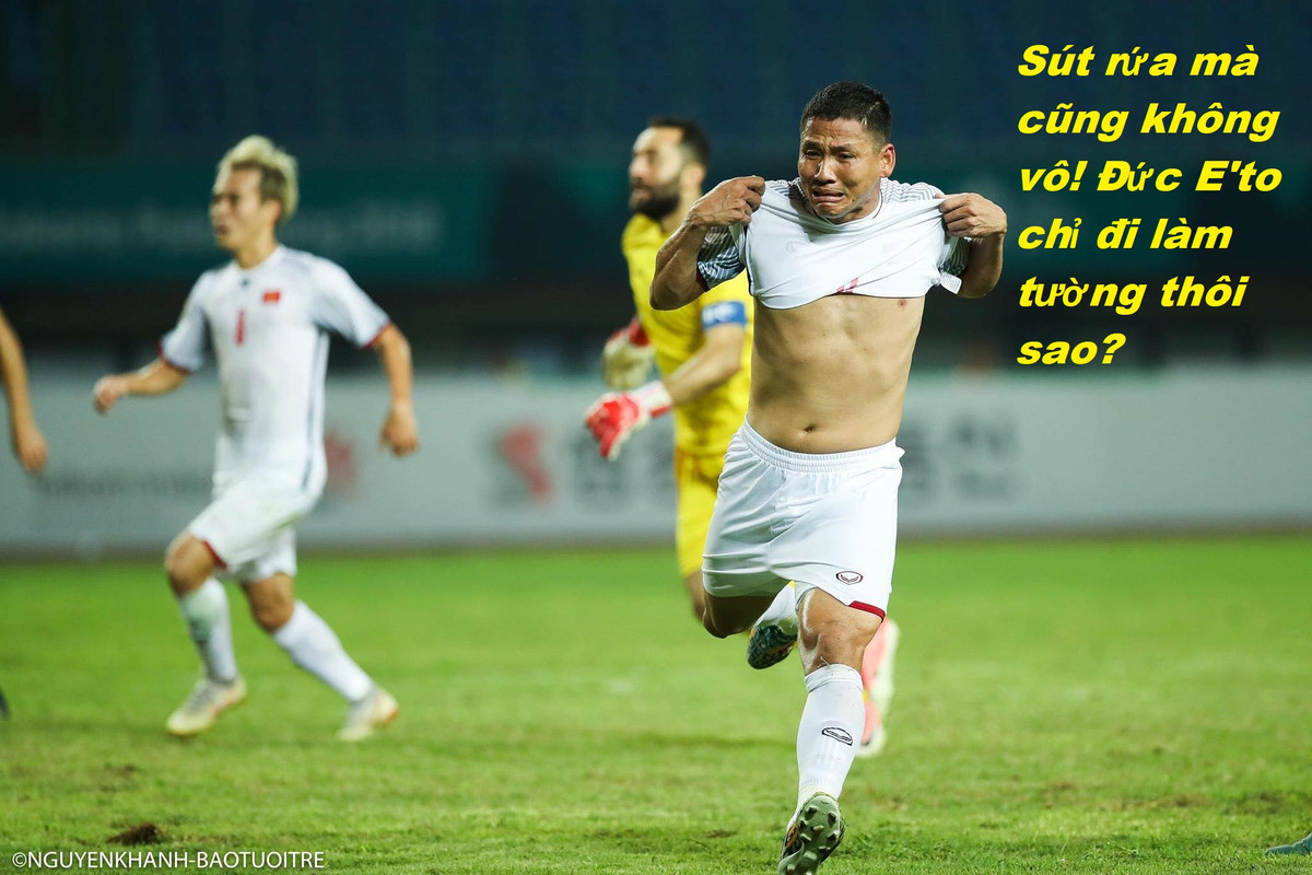 Anh Đức là người dứt điểm nhưng Văn Toàn mới là người ghi bàn.