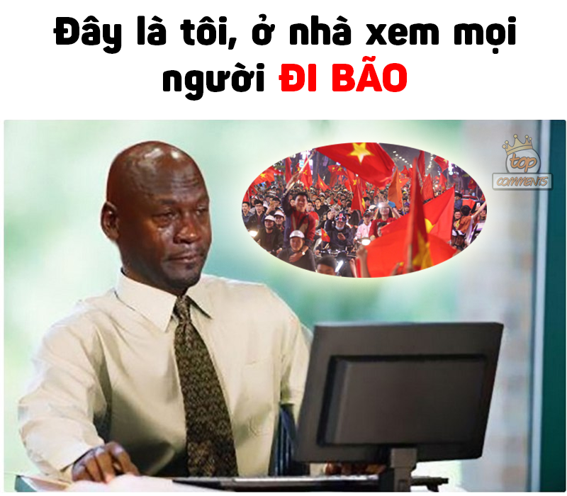 Nỗi buồn không nói lên lời của các CĐV Olympic Việt Nam khi chứng kiến người thân và bạn bè "đi bão" mừng chiến thắng.