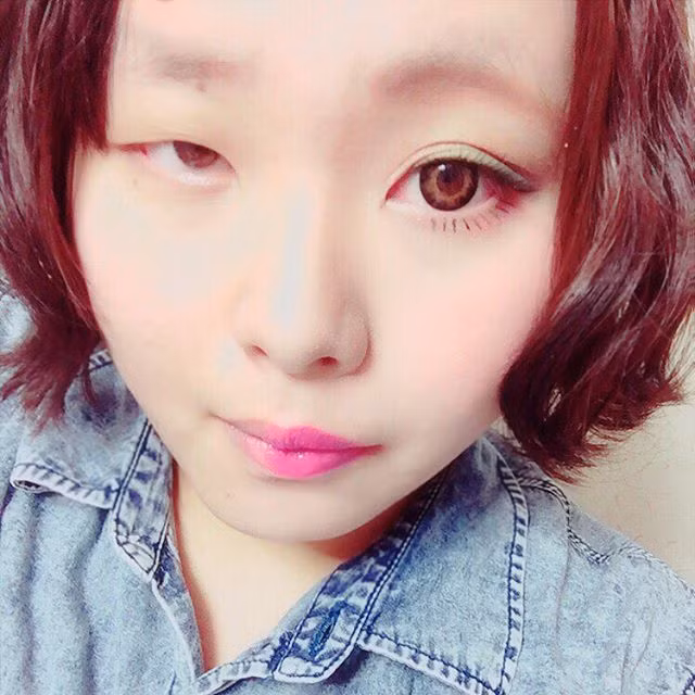 Việc đăng tải những hình ảnh này của Mizuyo đã khiến cư dân mạng tranh luận gay gắt. Những người yêu thích cô nàng bỗng dưng quy chụp, cho rằng Mizuyo đã dối trá và lừa đảo mọi người bằng diện mạo giả dối của mình. Một số khác bất bình, dùng những lời lẽ chỉ trích gay gắt, xúc phạm nhan sắc thật của cô. Thậm chí, từ đây một số người bắt đầu gọi Mizuyo là "hot girl có khuôn mặt lừa tình".