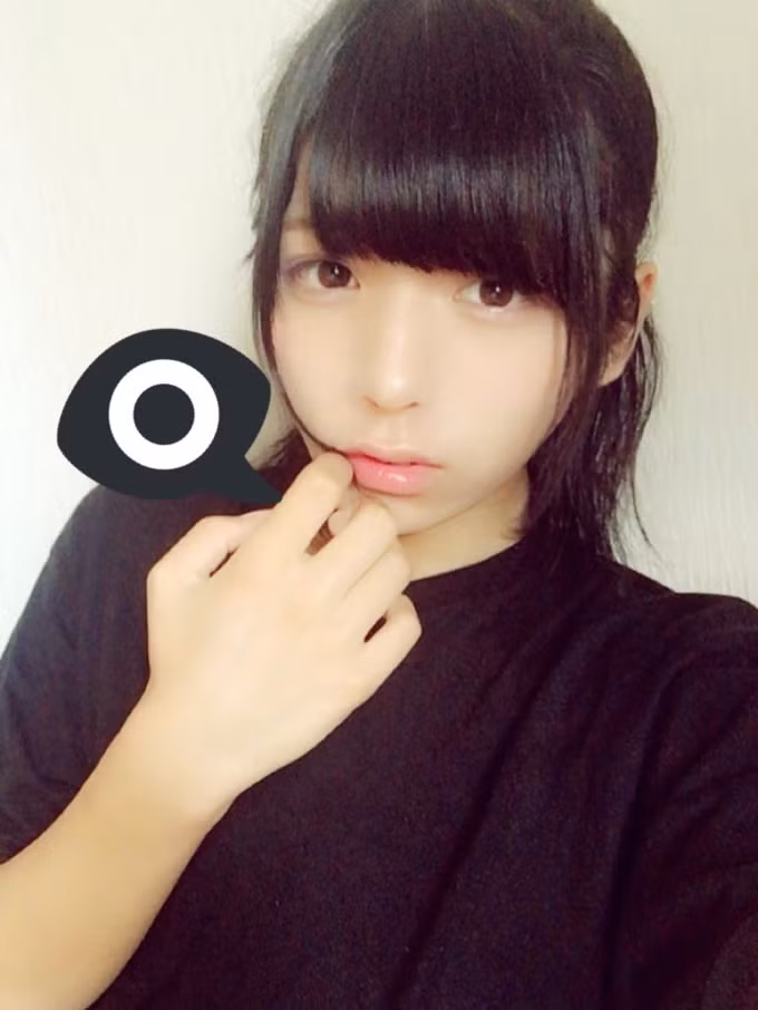 Thực tế phũ phàng khiến các fan nam của Ginsyamu choáng váng, họ cho rằng "thế giới bị đảo lộn" khi có chàng trai 10X còn dễ thương, xinh đẹp hơn cả con gái.