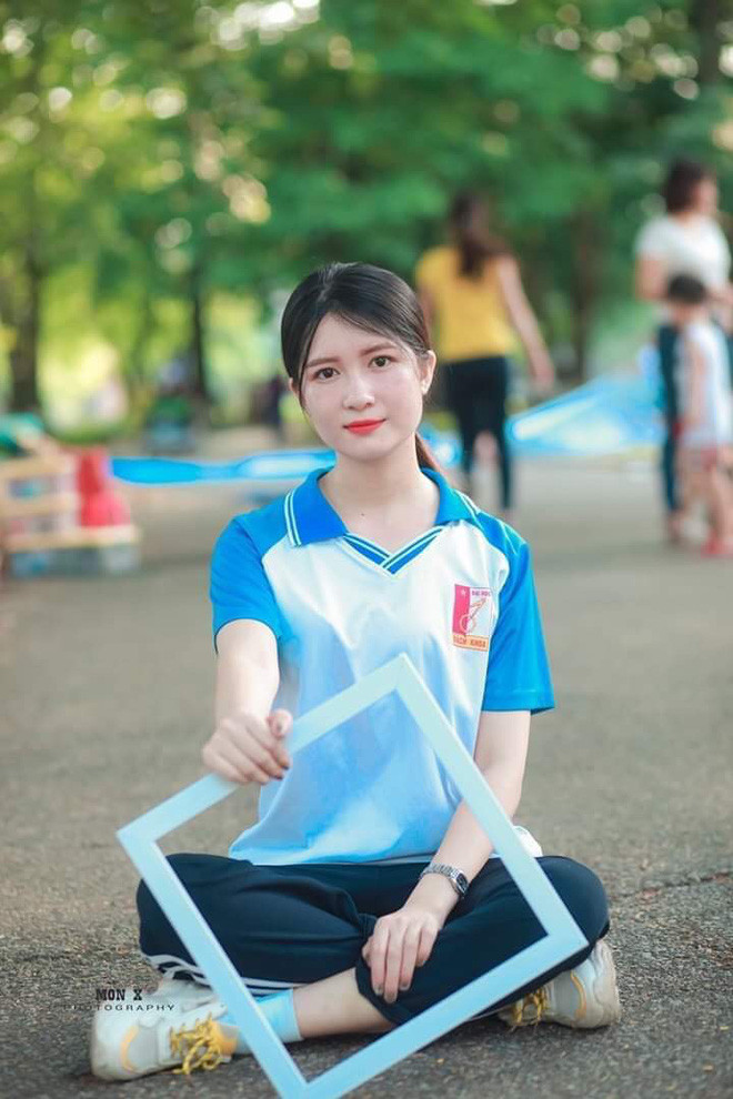 Mới đầu, khi biết con gái quyết định theo học ngành kỹ thuật mẹ Hoài Thu ũng can ngăn vì ngành đó khá là vất vả cũng như lợi thế nghiêng nhiều về phần các bạn nam. Nhưng với niềm yêu thích kỹ thuật cơ khí điện tử, nữ sinh Bắc Giang đã chủ động theo đuổi đam mê, lựa chọn hướng đi cho riêng mình.