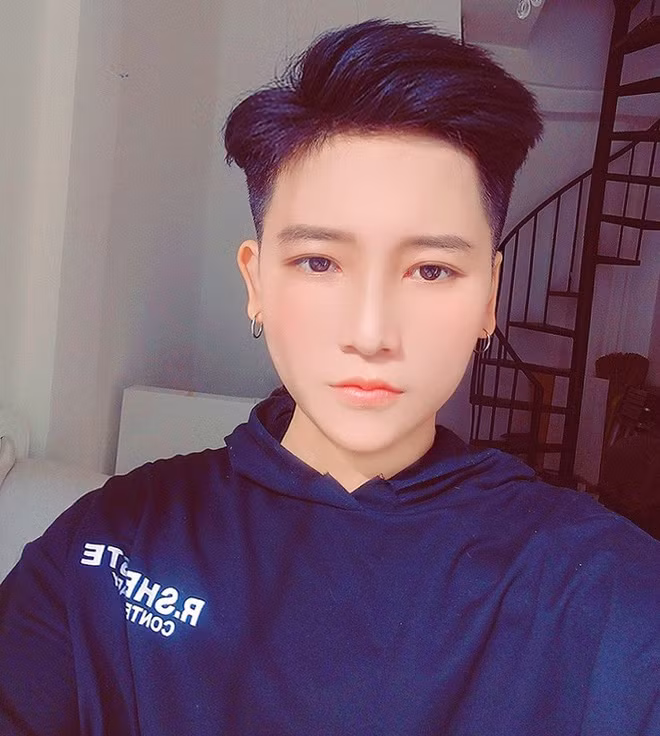 Dù có nhiều Facebook và thường xuyên phải đổi "nick" nhưng tài khoản nào của Sun Chu Min cũng hút hơn trăm nghìn lượt theo dõi.