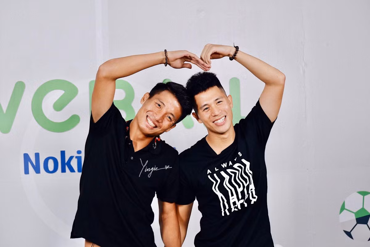 Tiến Dũng và Đình Trọng từng có những khoảnh khắc cực ấm áp bên nhau. Họ chăm sóc nhau từng chút một khiến các fan nữ phải "lụi tim".