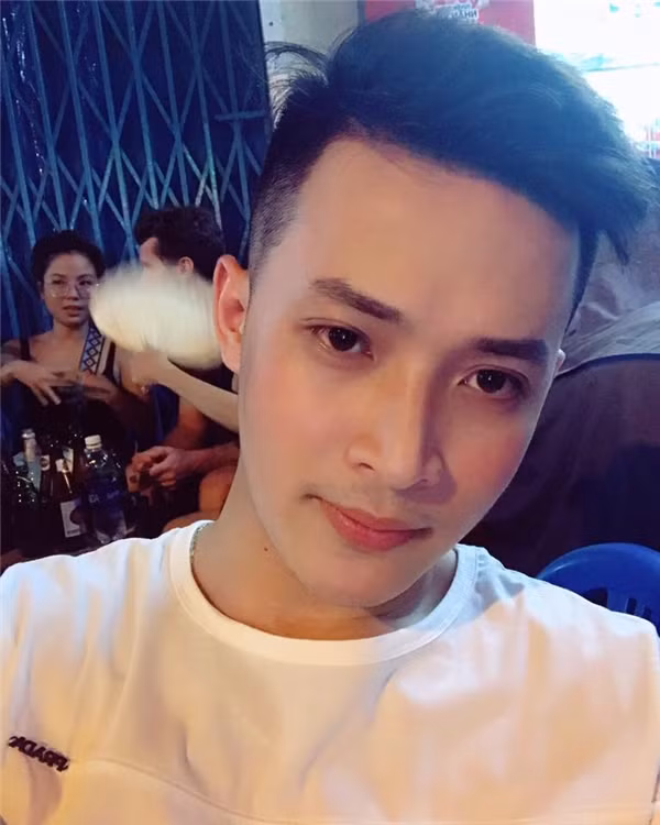 Về mẫu người lý tưởng, Bao Kay cũng cho biết mình không có hình mẫu cụ thể. Chỉ cần có duyên là đến được với nhau. Nhưng chắc chắn, người đó phải có hàm răng đẹp.