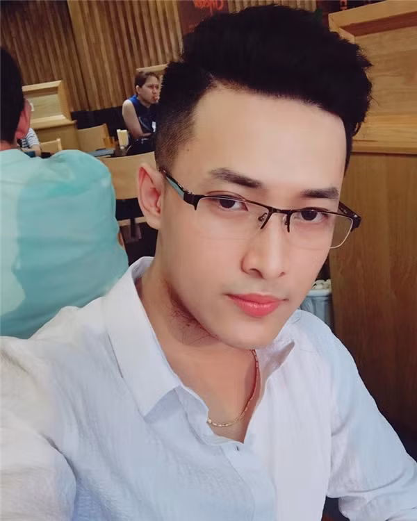 Một thông tin nữa mà anh chàng tiết lộ đó là chàng bác sĩ nha khoa có nickname Bao Kay hiện vẫn đang ''F.A'' và đây cũng là cơ hội để cho các cô gái thêm tự tin để tỏ tình.