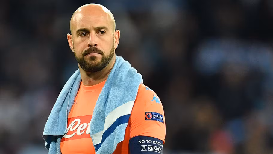 Napoli sẽ không ký tiếp hợp đồng với thủ thành Pepe Reina và anh đang rất cần tìm bến đỗ mới trong đó có Inter Milan.