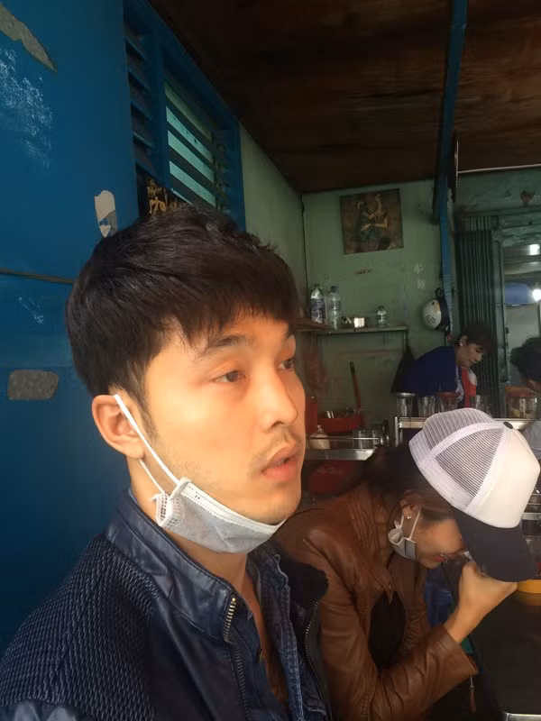 Ung Hoang Phuc bo pho vi dien vien quan chung qua doi-Hinh-2