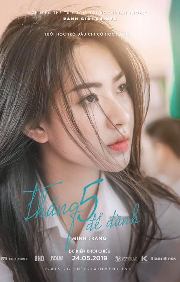 Những thông tin về hot girl tháng 5 để dành cũng ngay lập tức được các fan truy tìm. Trên trang cá nhân của mình, cô nàng thường xuyên đăng tải những bức ảnh với gương mặt đẹp không tỳ vết.