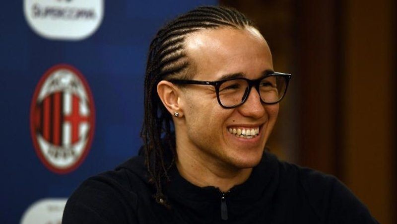 Theo Calciomercato, Atalanta thương lượng với AC Milan về trường hợp của Diego Laxalt. Hậu vệ người Uruguay mới chuyển đến Rossoneri vào mùa hè năm ngoái nhưng không được HLV Gennaro Gattuso trọng dụng.