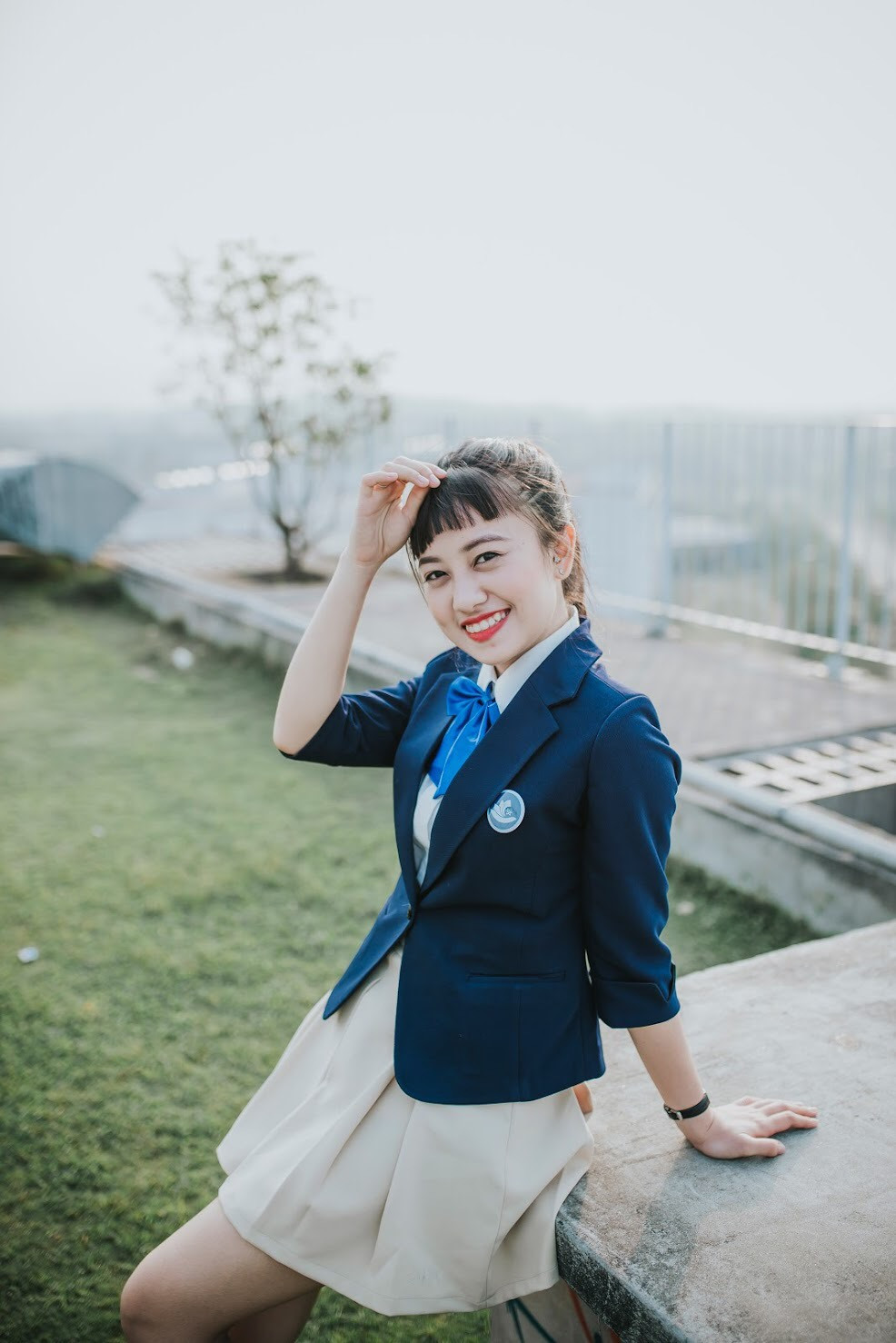 Gặp Thúy Quỳnh trong một sự kiện ra mắt phim, cô bạn này vẫn tươi tắn, duyên dáng như khi còn đang hóa thân trong vai trò "Chị Ong Vàng" ngày nào. Khi được đặt câu hỏi thách thức gì đến với bạn khi chuyển đổi từ 1 MC sang thành 1 diễn viên? Thúy Quỳnh từ tốn chia sẻ: "Từ khi tham gia MC Chị Ong Vàng, Quỳnh đã may mắn bén duyên với diễn xuất. Mỗi vai trò lại mang đến cho mình 1 hình ảnh mới. Dù phải thay đổi hình tượng cũng là một thách thức cho bản thân nhưng Quỳnh là một người chấp nhận thách thức để làm mới mình".