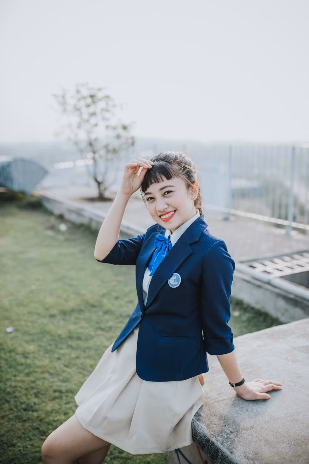 Gặp Thúy Quỳnh trong một sự kiện ra mắt phim, cô bạn này vẫn tươi tắn, duyên dáng như khi còn đang hóa thân trong vai trò "Chị Ong Vàng" ngày nào. Khi được đặt câu hỏi thách thức gì đến với bạn khi chuyển đổi từ 1 MC sang thành 1 diễn viên? Thúy Quỳnh từ tốn chia sẻ: "Từ khi tham gia MC Chị Ong Vàng, Quỳnh đã may mắn bén duyên với diễn xuất. Mỗi vai trò lại mang đến cho mình 1 hình ảnh mới. Dù phải thay đổi hình tượng cũng là một thách thức cho bản thân nhưng Quỳnh là một người chấp nhận thách thức để làm mới mình".