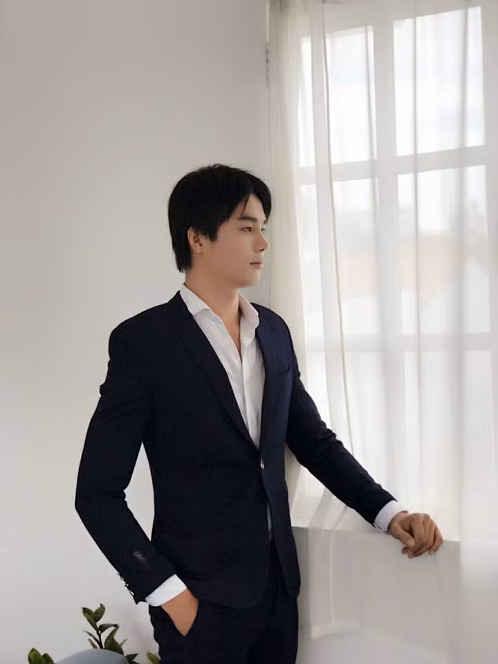 Không chỉ tập luyện "chay", Vũ Linh còn thường xuyên xem các chương trình người mẫu trong nước cũng như quốc tế và nhận những show diễn từ nhỏ đến to để tích lũy thêm kinh nghiệm.