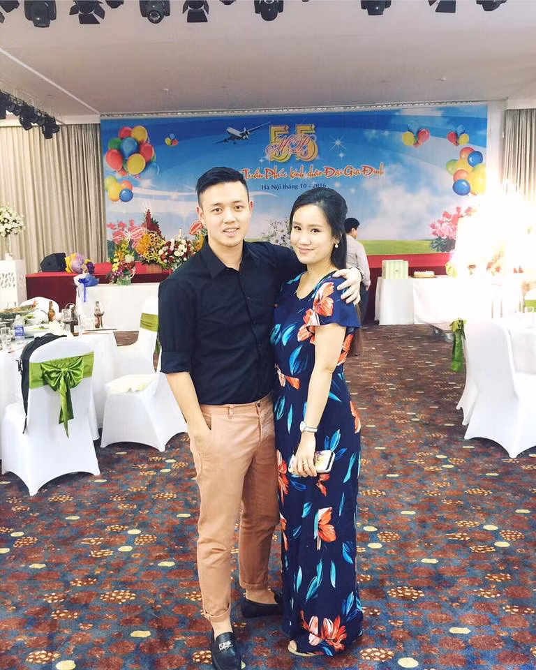 Thông tin về Thanh Hiếu không nhiều nhưng ai cũng có thể thấy phải rất tài năng thì anh chàng mới có thể trở thành cơ trưởng khi còn rất trẻ.