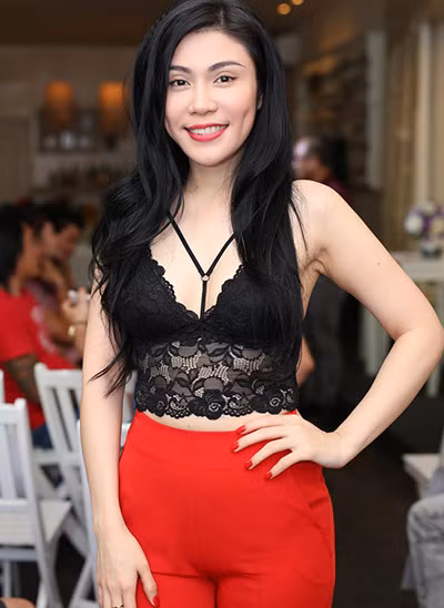 Uyên Trang - ca sĩ quen thuộc với khán giả qua các ca khúc nhạc thị trường.